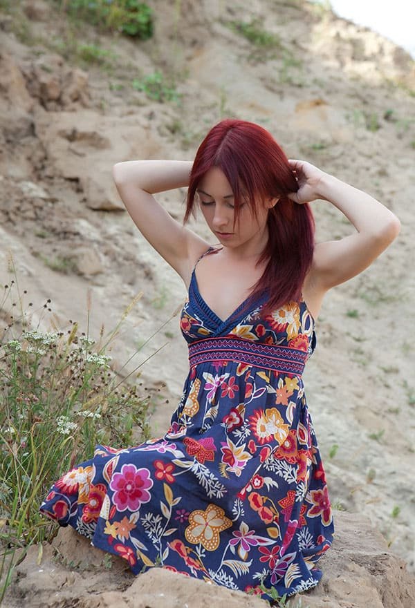 Amateur Babe in Sundress Exposing Nude Body: Explicit Photo