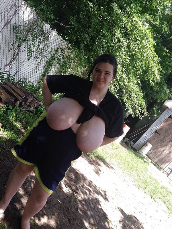 Amateur Babes with Huge Natural Tits: Explicit Photos