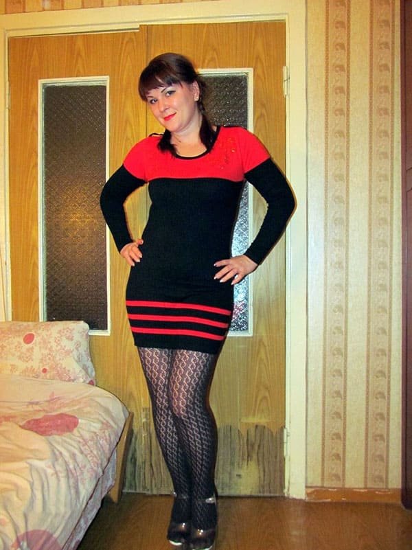 Explicit Amateur Russian Wife Poses Nude - Hot Homemade Photos