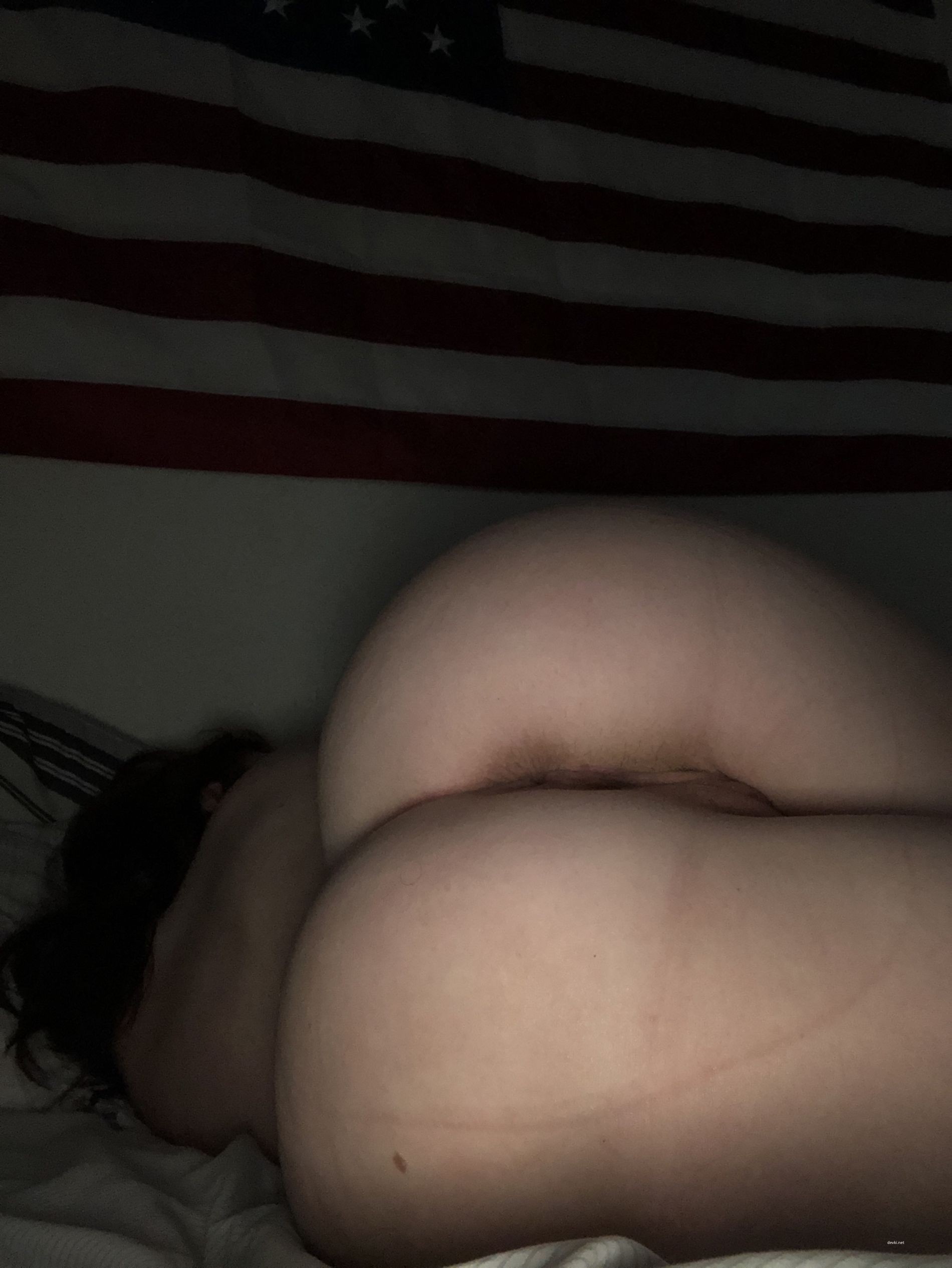 Capturing Her Stunning Ass - Amateur Photo Session with Sexy Booty