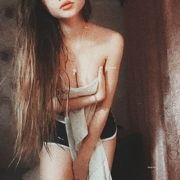 Explicit Amateur Upskirt Photos of Mashka Exposed