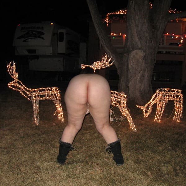 Explicit New Year's Naked BBWs: Amateur Photo Collection