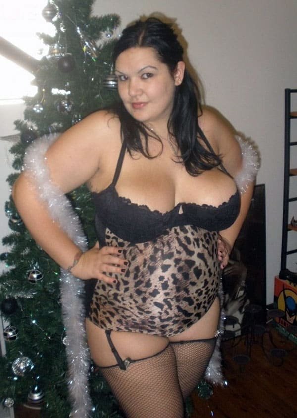 Explicit New Year's Naked BBWs: Amateur Photo Collection