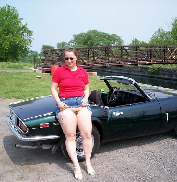 Uncensored Nude Babes and Vintage Cars: Explicit Amateur Photo Collection