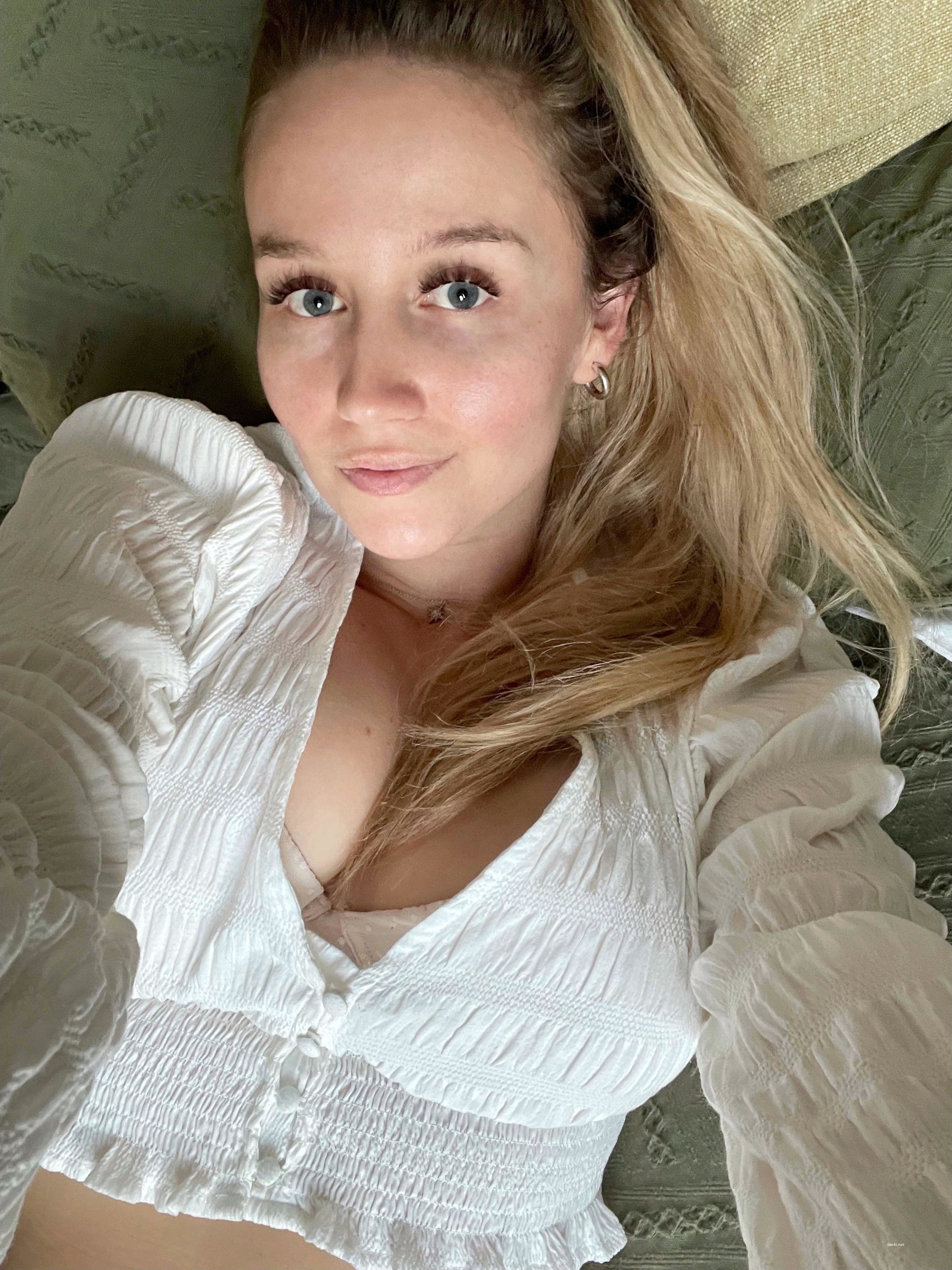 Explicit Amateur Nude with Blonde Hair - Naked Russian Girl Exposed