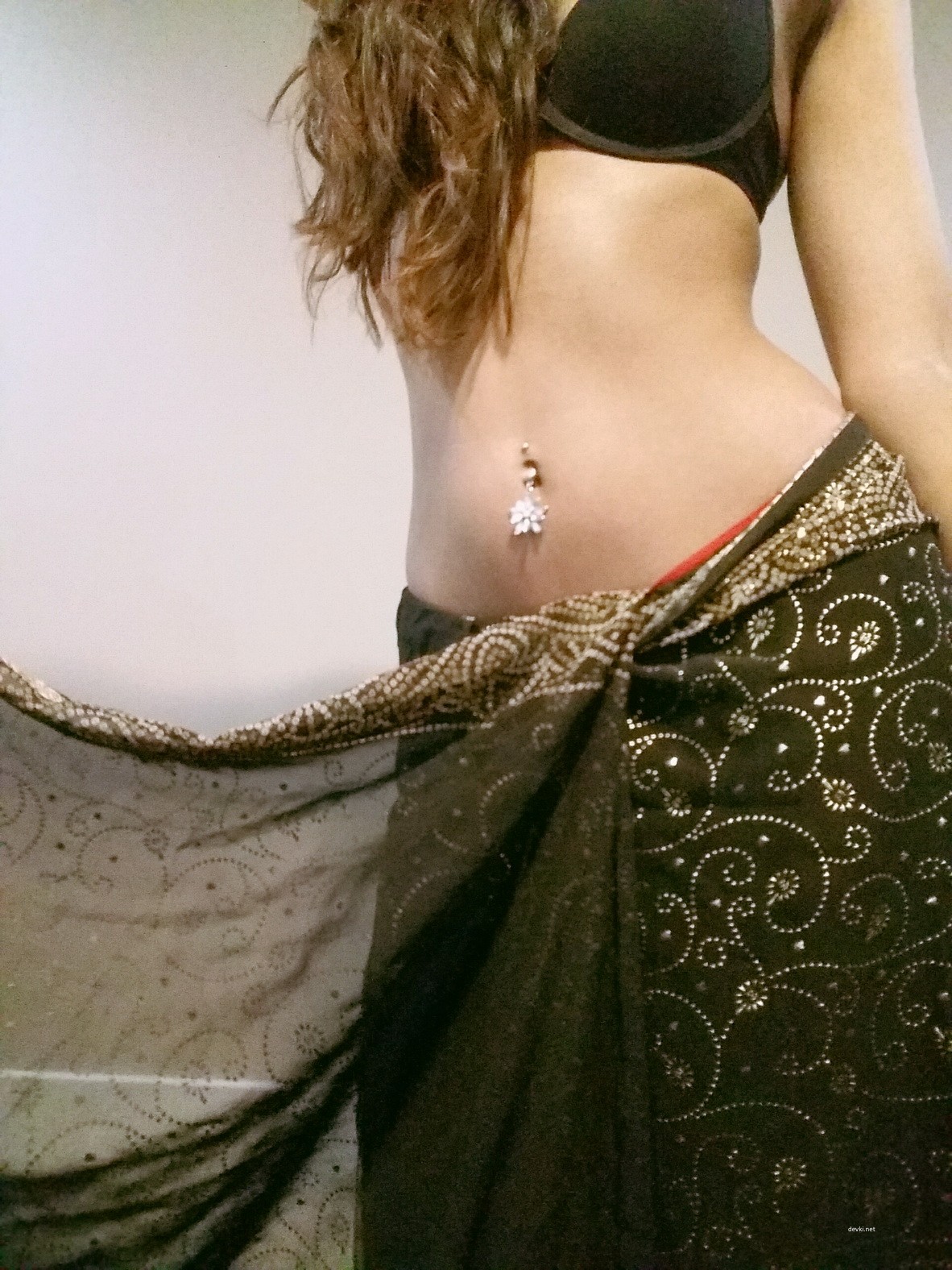 Amateur Photo: Hot Girl in Sari Exposing All - Uncensored!