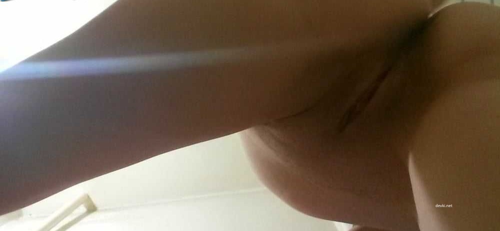 Explicit Amateur Photo: Naked Friend of Friend