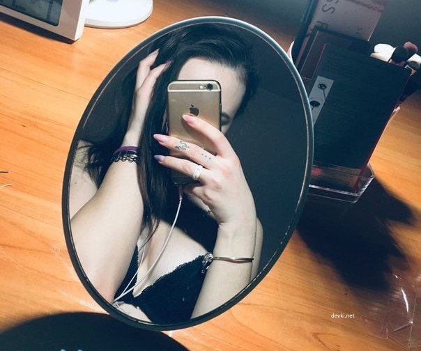 Sexy Babe with Tattoos on Her Body - Amateur Photo