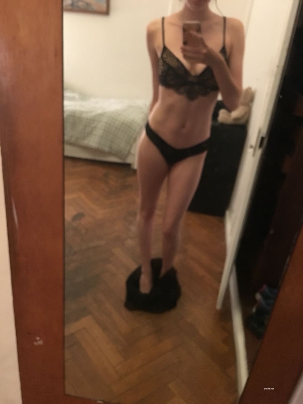 Naked Amateur Poses in Front of Mirror - Explicit Selfie Exposed