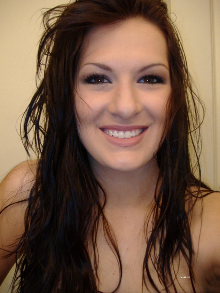 Naughty Brunette Amateur Exposes All in Explicit Photo Shoot