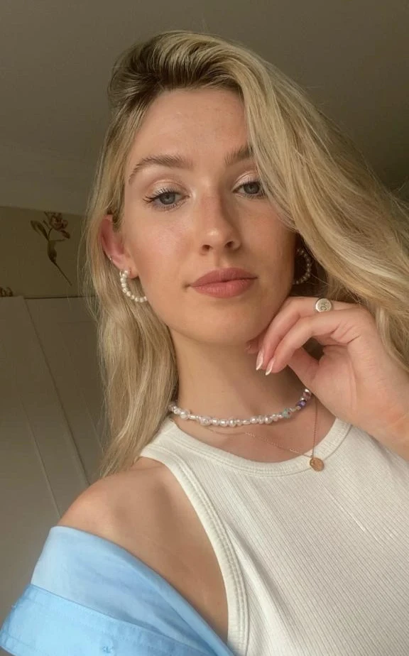 Blonde Cutie Masturbates in Amateur Photos - Explicit Self-Pleasure Session