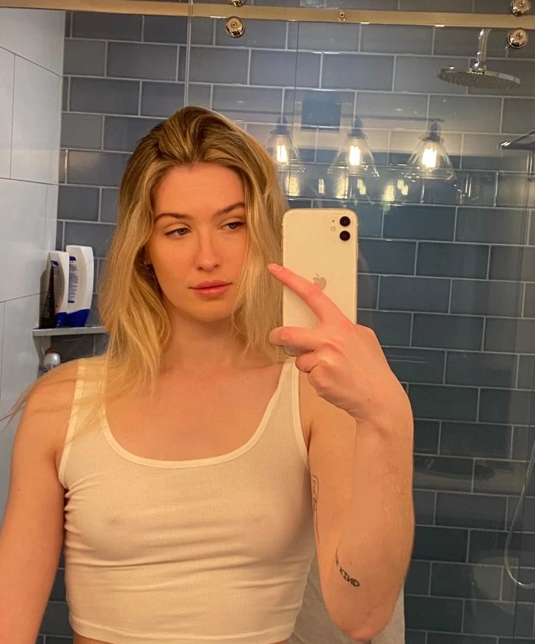 Blonde Cutie Masturbates in Amateur Photos - Explicit Self-Pleasure Session