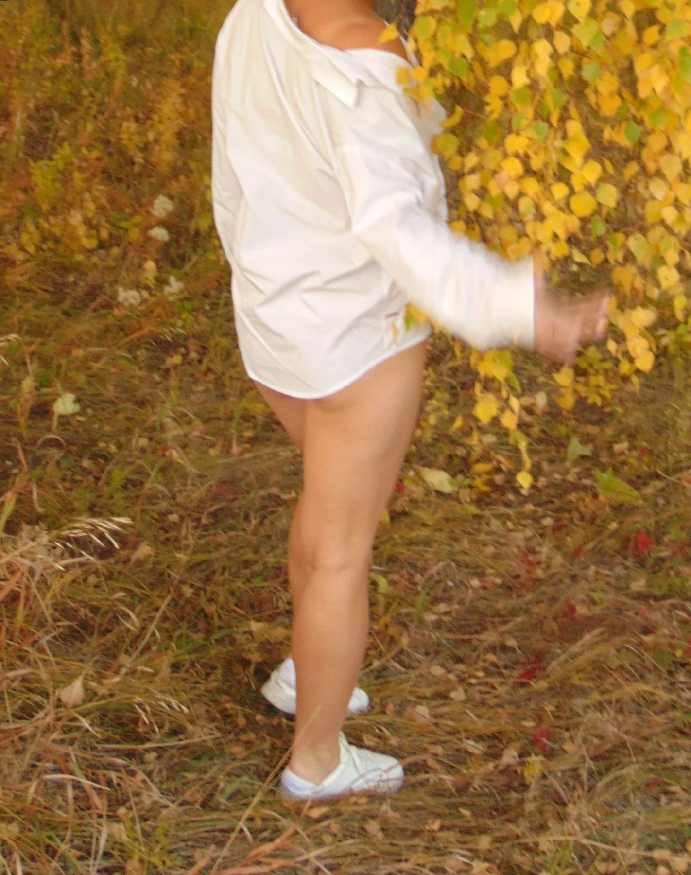 Explicit Amateur Nude Field Striptease