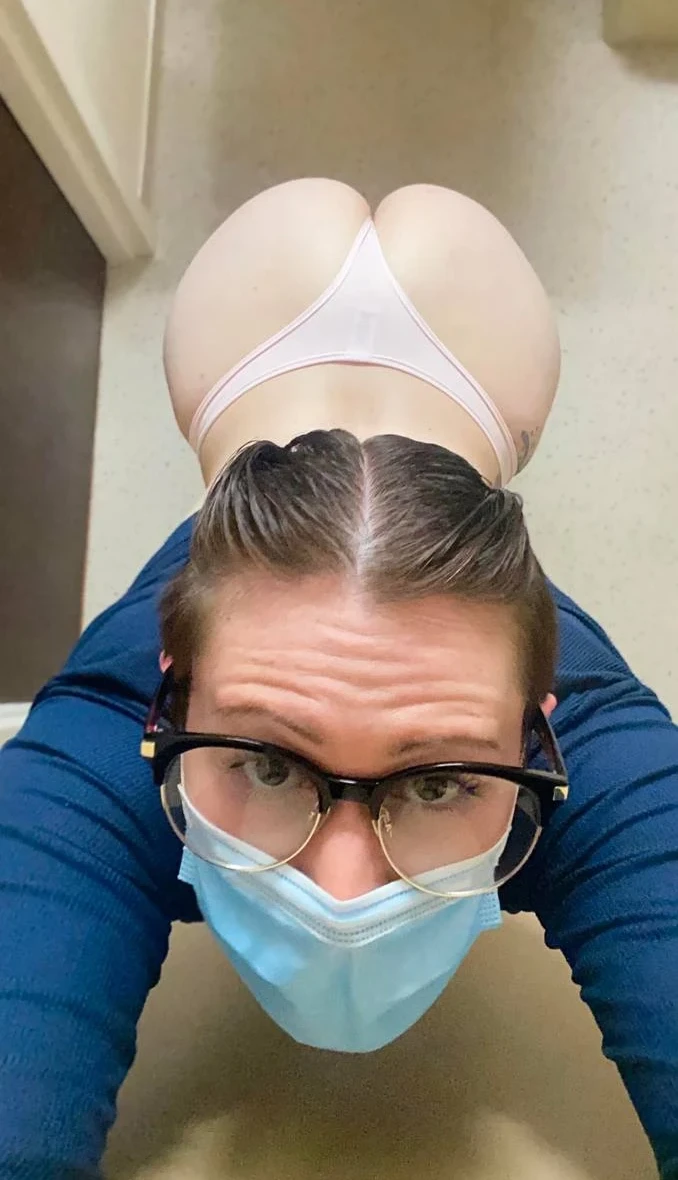 Busty amateur slut knows how to strike a sexy pose