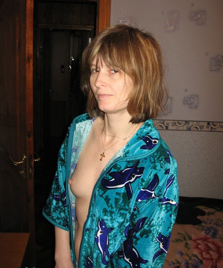 Explicit Morning Nude Woman Amateur Photo