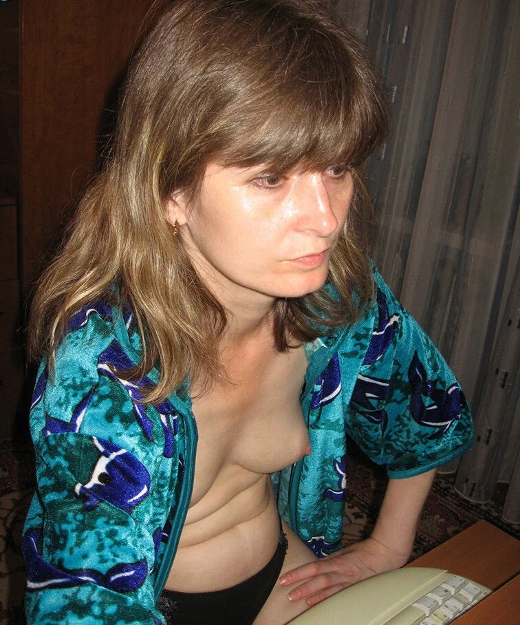 Explicit Morning Nude Woman Amateur Photo