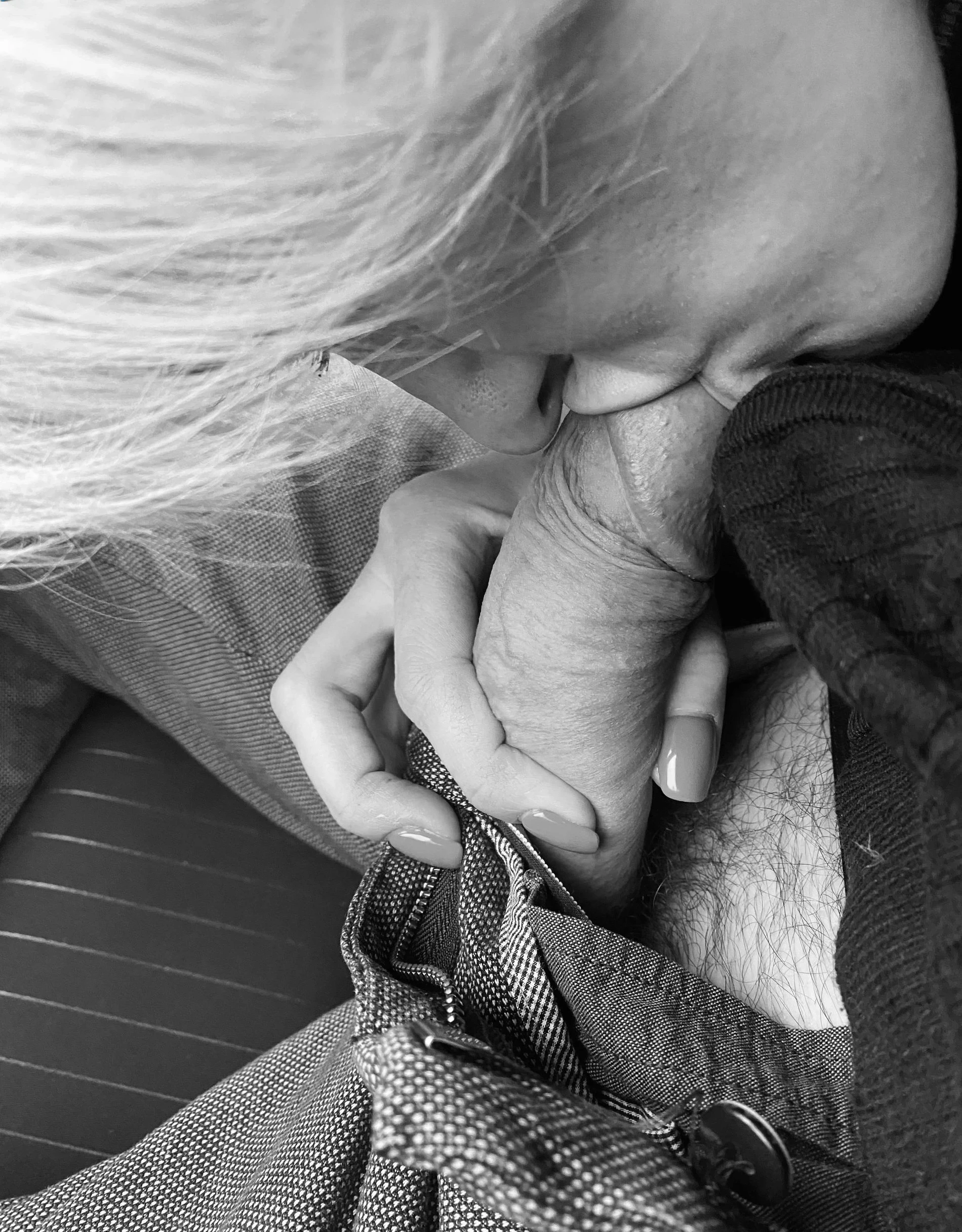 Wife Blowjob in Car: Hot Oral Sex Action!