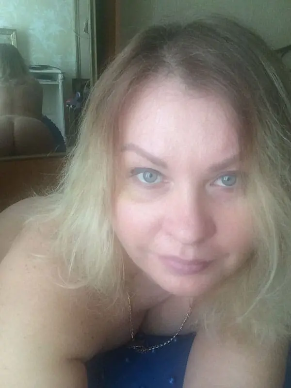 Mature Amateur Home Photos: Explicit and Uncensored Mature Content