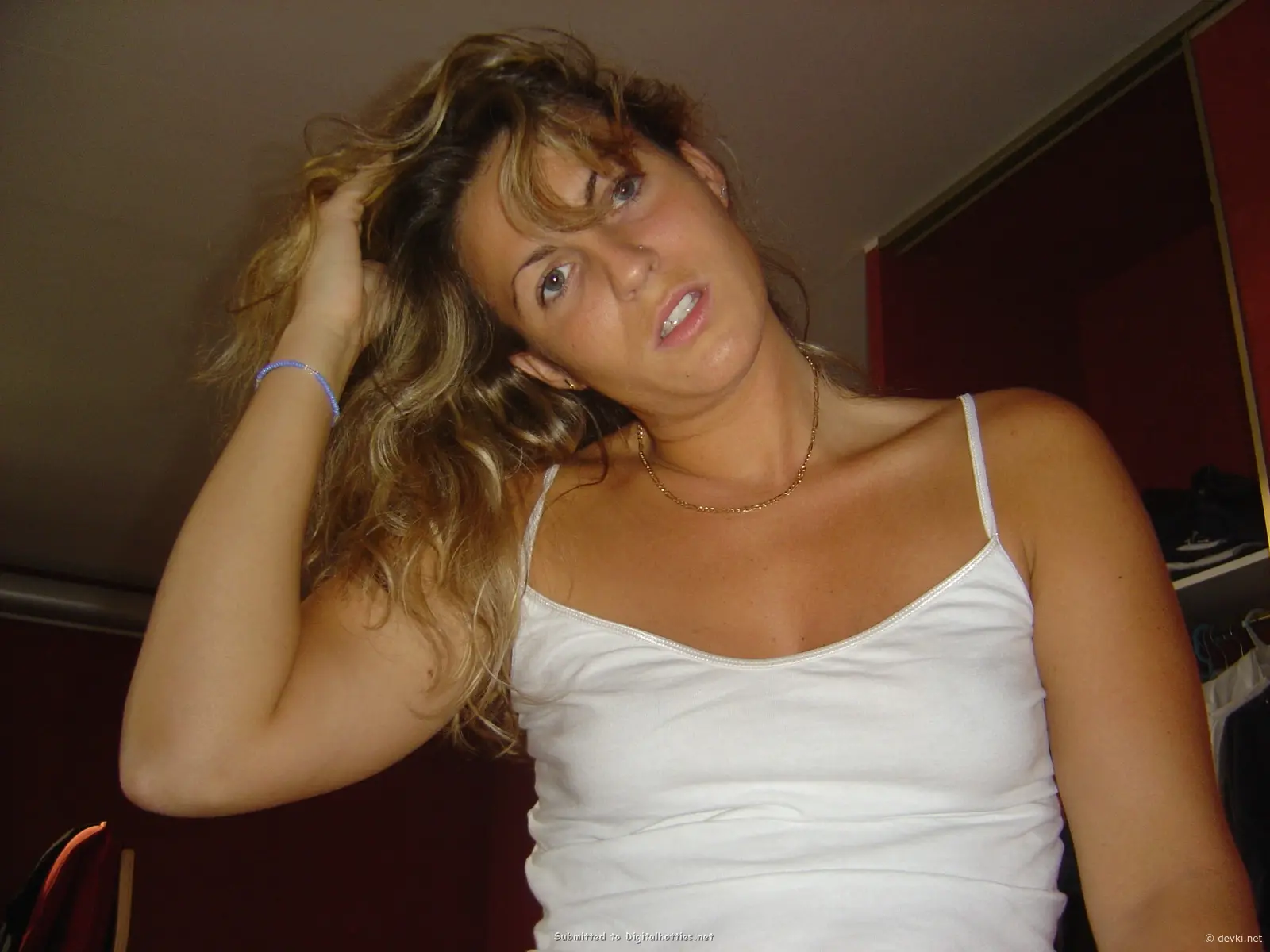 Hot babe gives sloppy blowjob - Explicit XXX photo