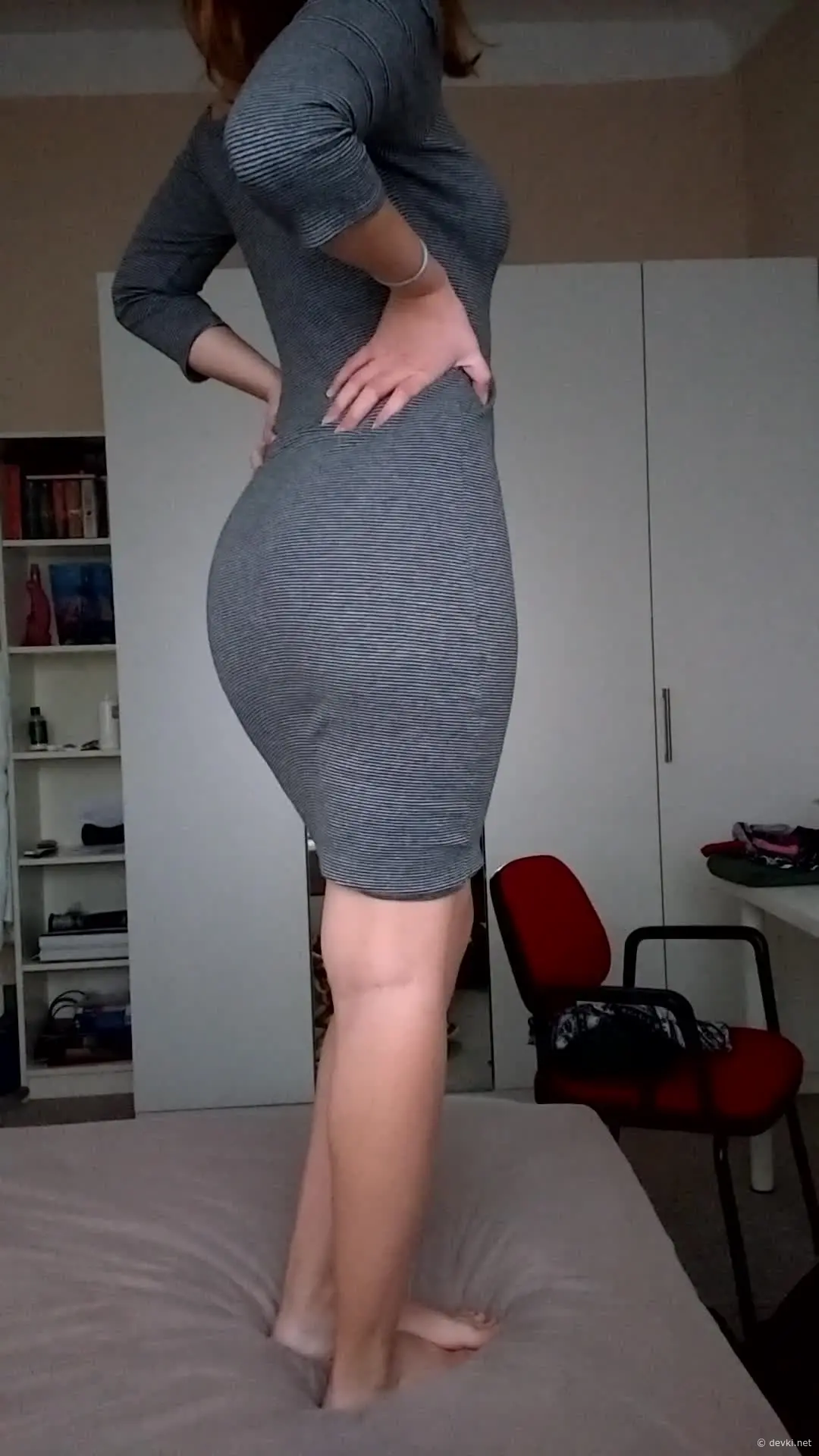 Seductive Legs: Harmony and Elegance in Amateur Photos