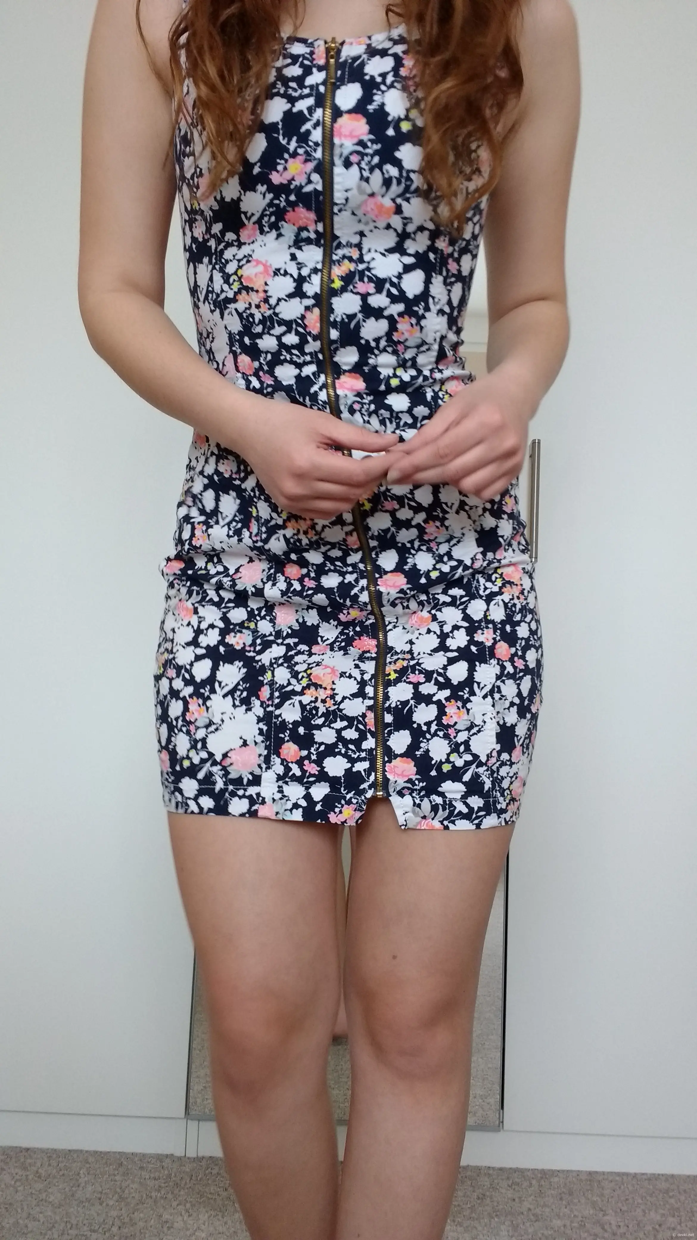 Seductive Legs: Harmony and Elegance in Amateur Photos