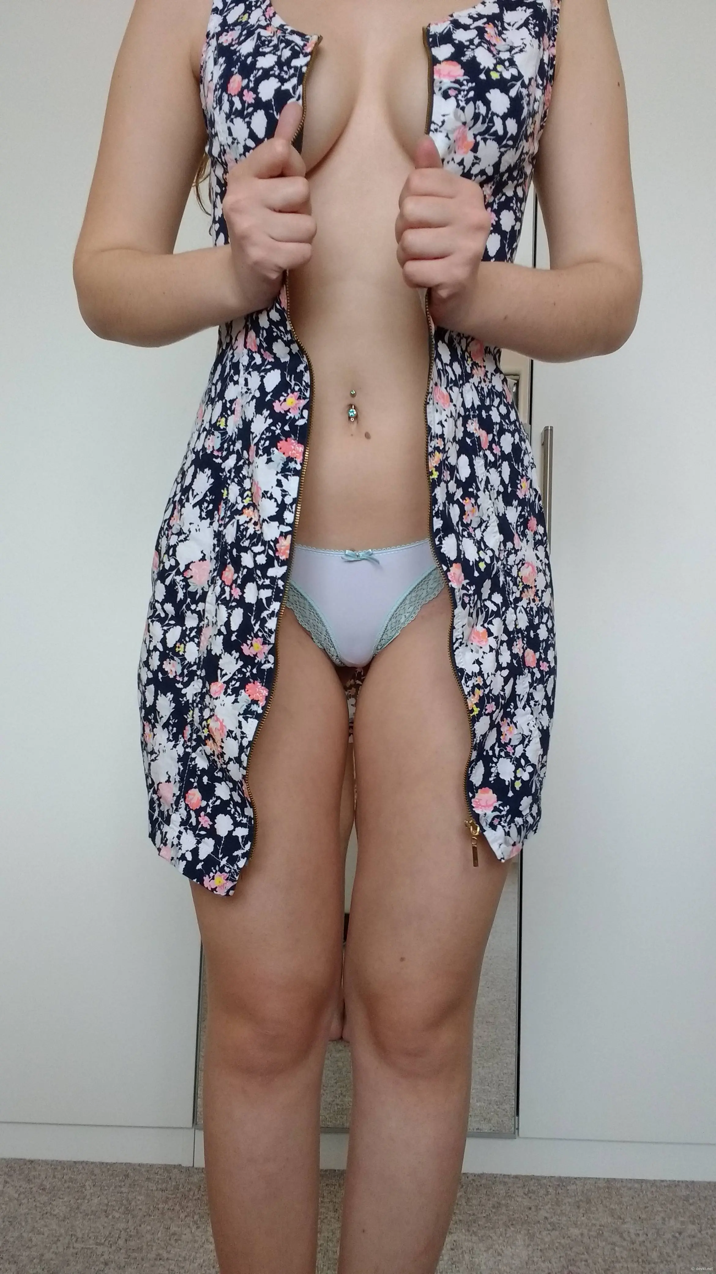 Seductive Legs: Harmony and Elegance in Amateur Photos