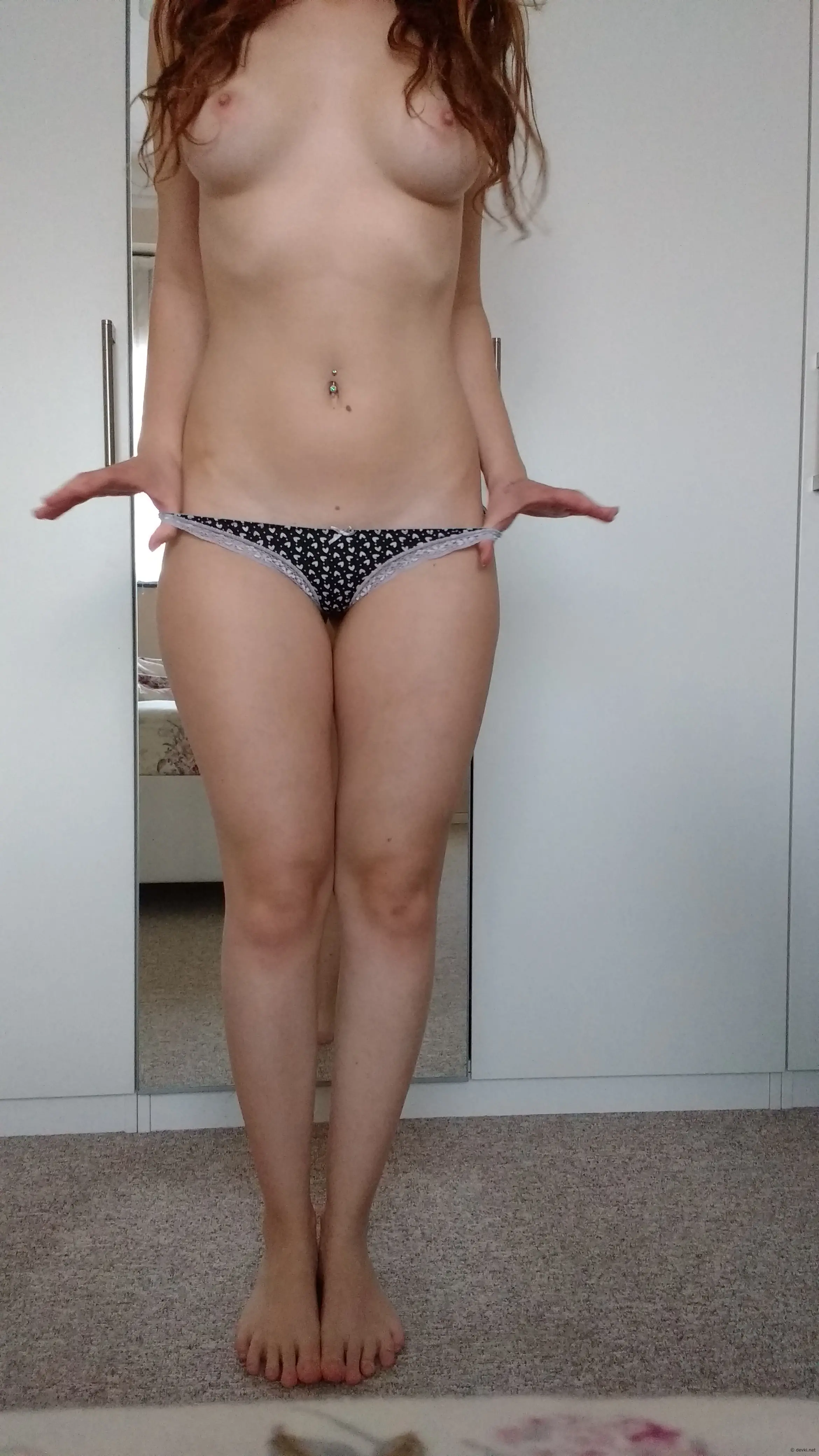 Seductive Legs: Harmony and Elegance in Amateur Photos