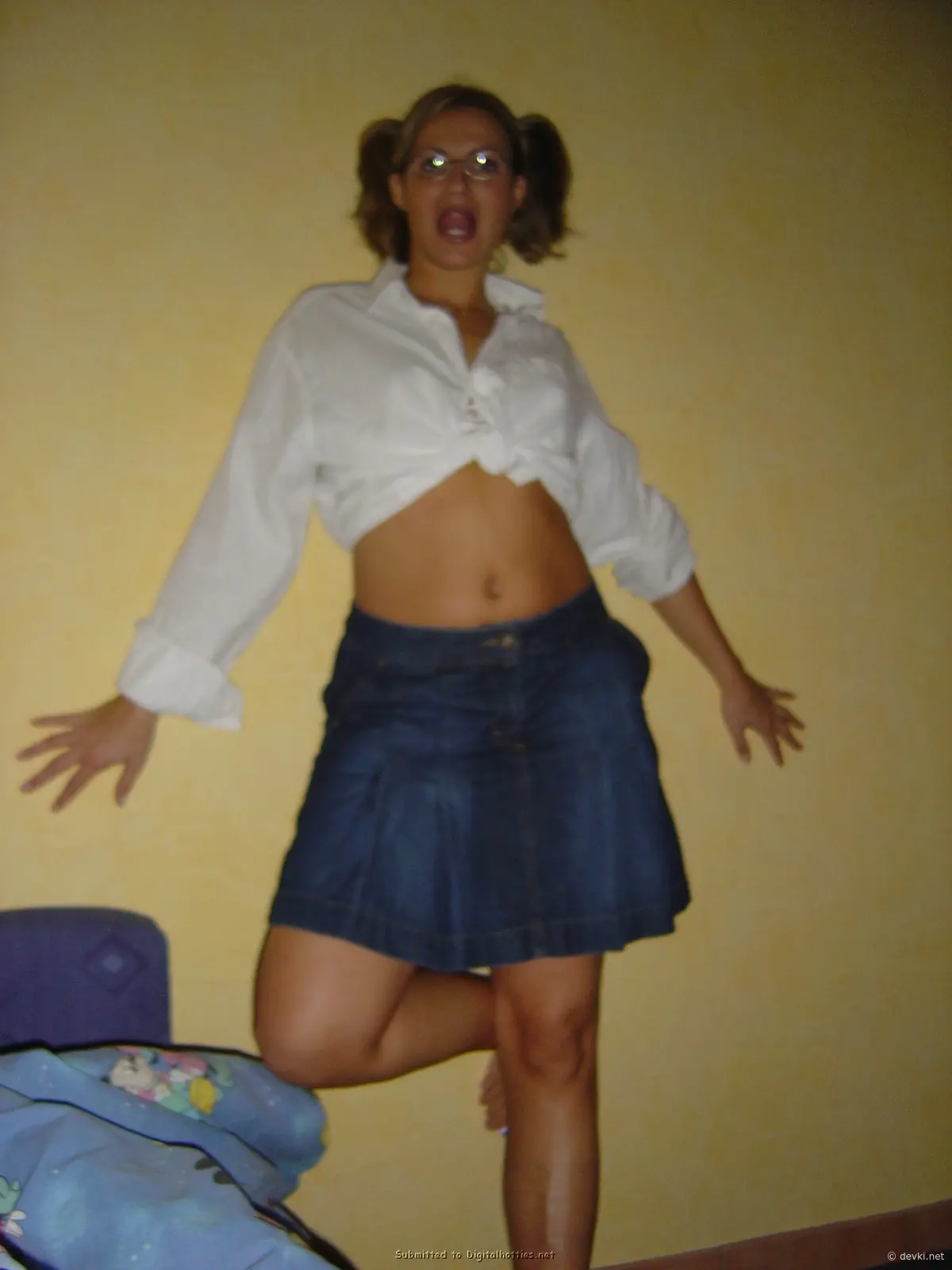 Hot babe gives sloppy blowjob - Explicit XXX photo