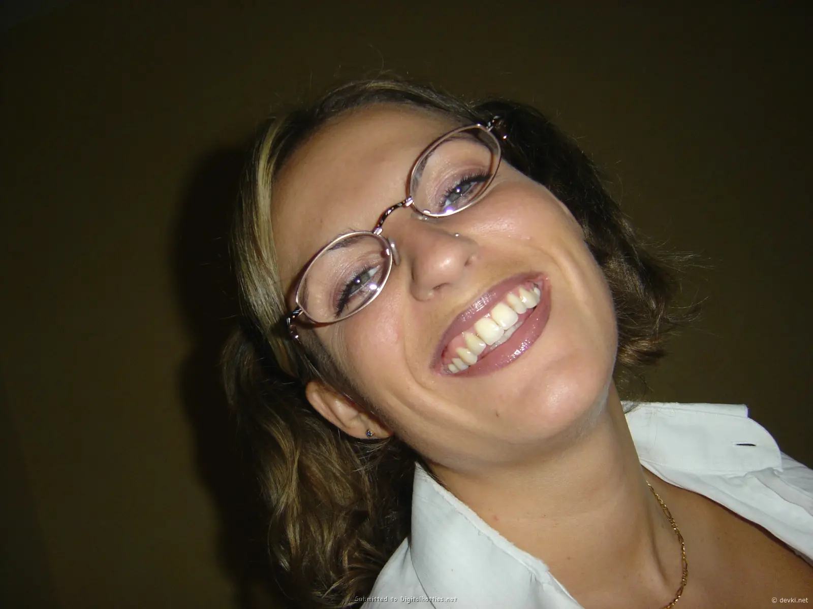 Hot babe gives sloppy blowjob - Explicit XXX photo