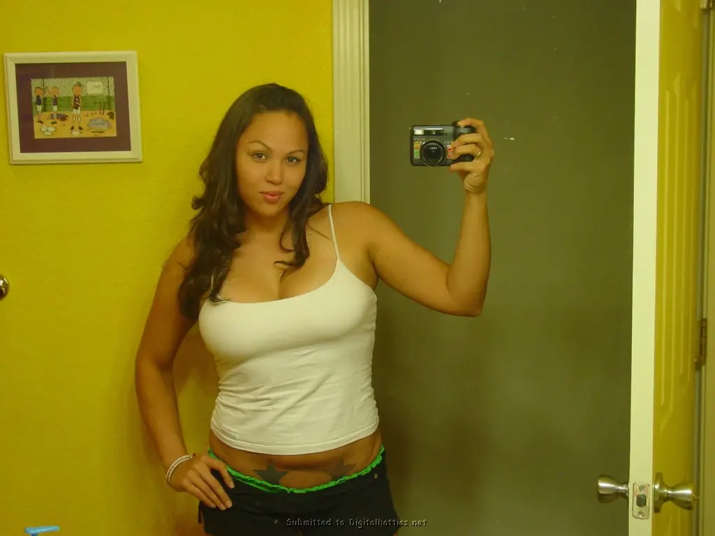 Hot Girl's Perfect Ass - Explicit Amateur Photo