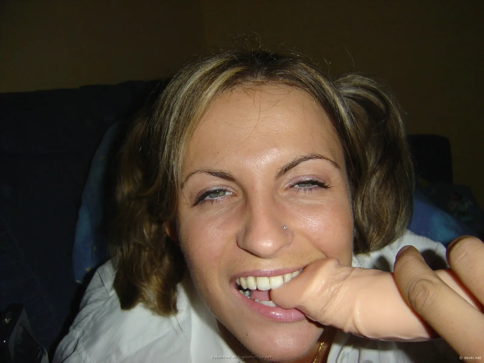 Hot babe gives sloppy blowjob - Explicit XXX photo