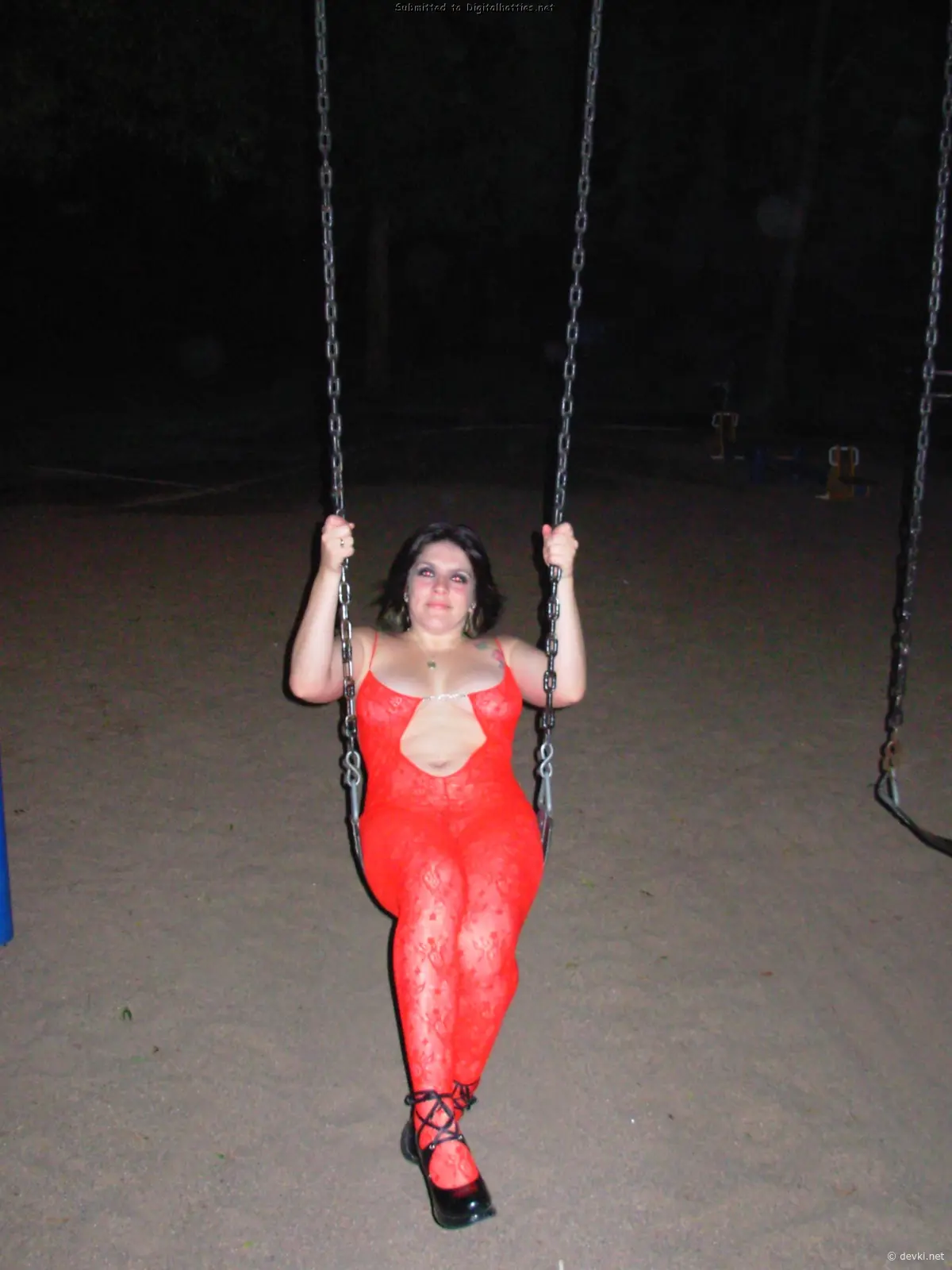 Mature Slut Flaunts Herself: Explicit Amateur Photo of a Naughty Milf