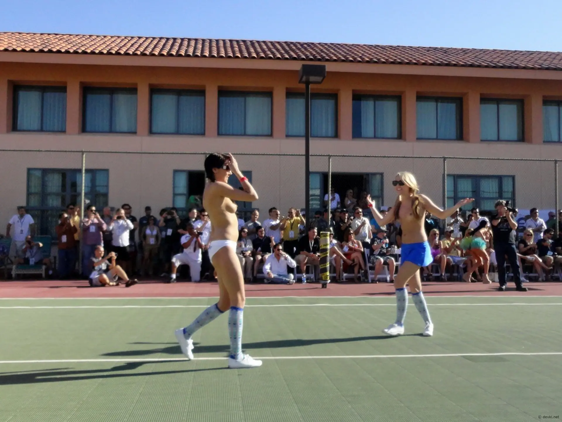 Private Cheerleader Amateur Photo: Explicit and Bold!