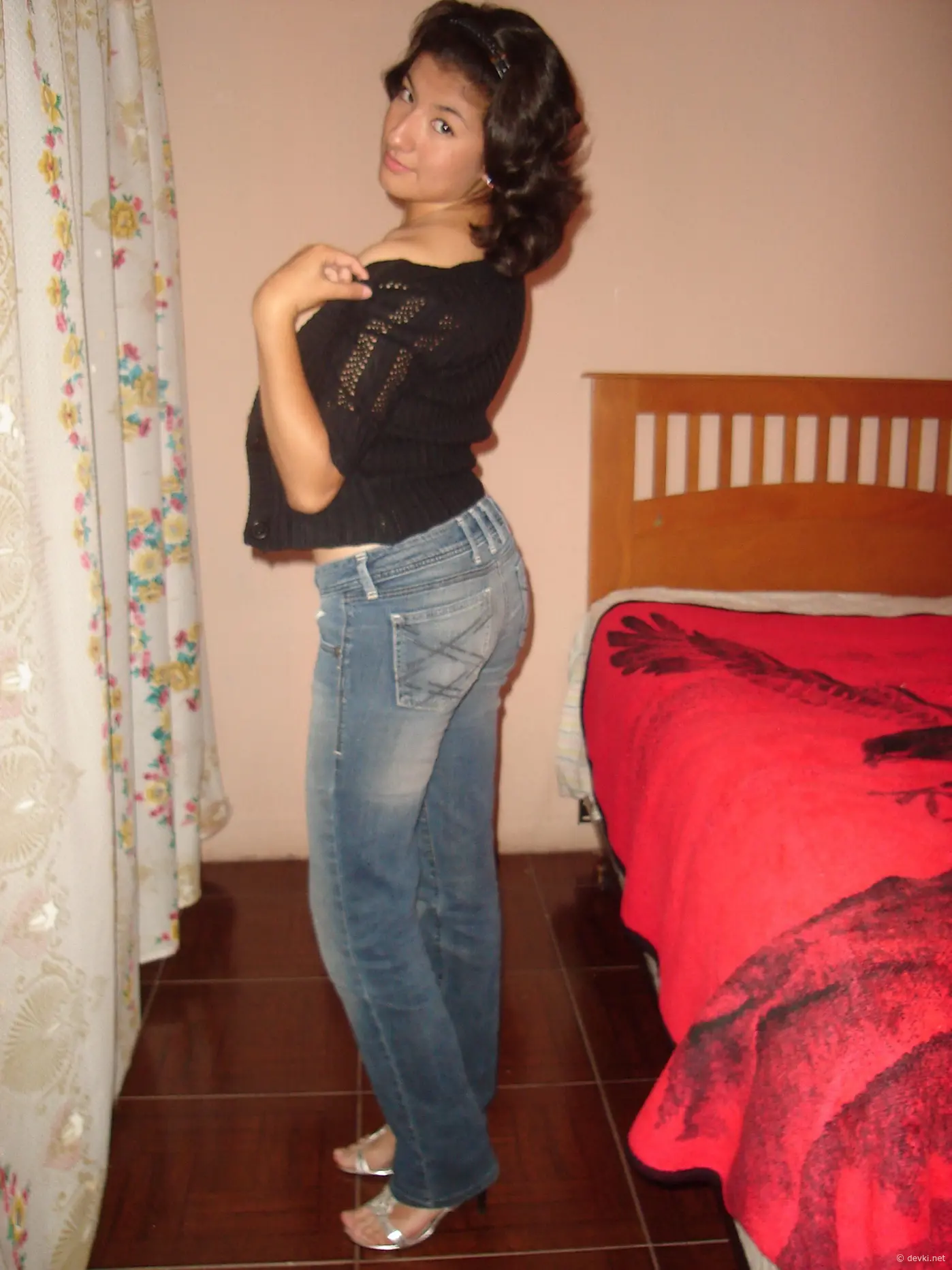 Moist Pussy and Sexy Curves: Amateur Photo Collection