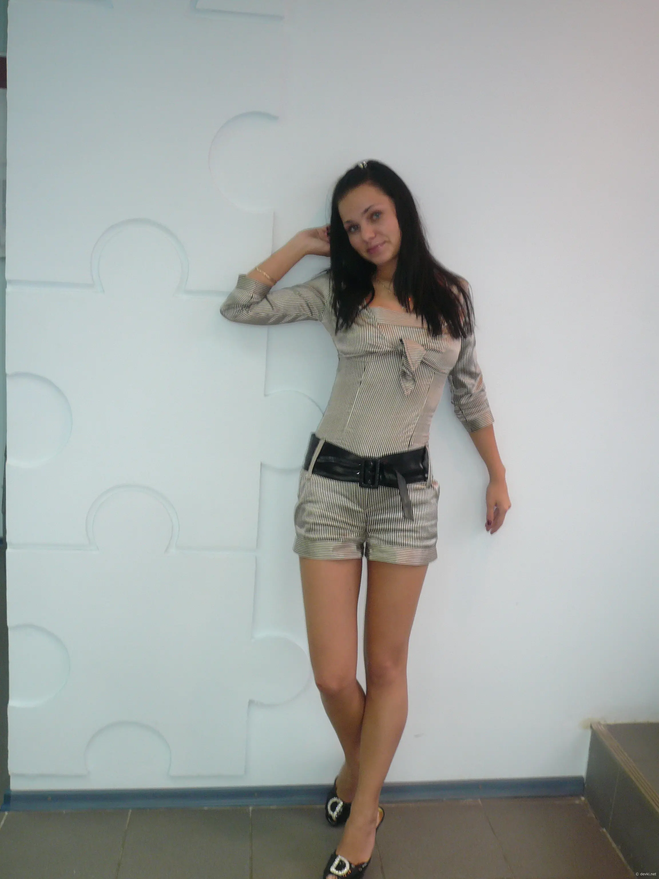 Amateur Babe Exposes Tits: Explicit Photo