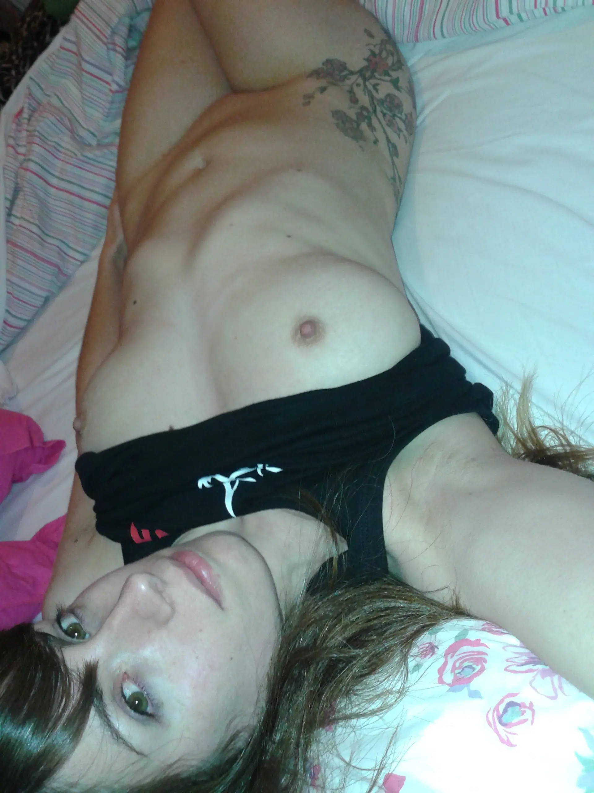 Amateur Slut's Sexy Body Lines Exposed in Explicit Photos