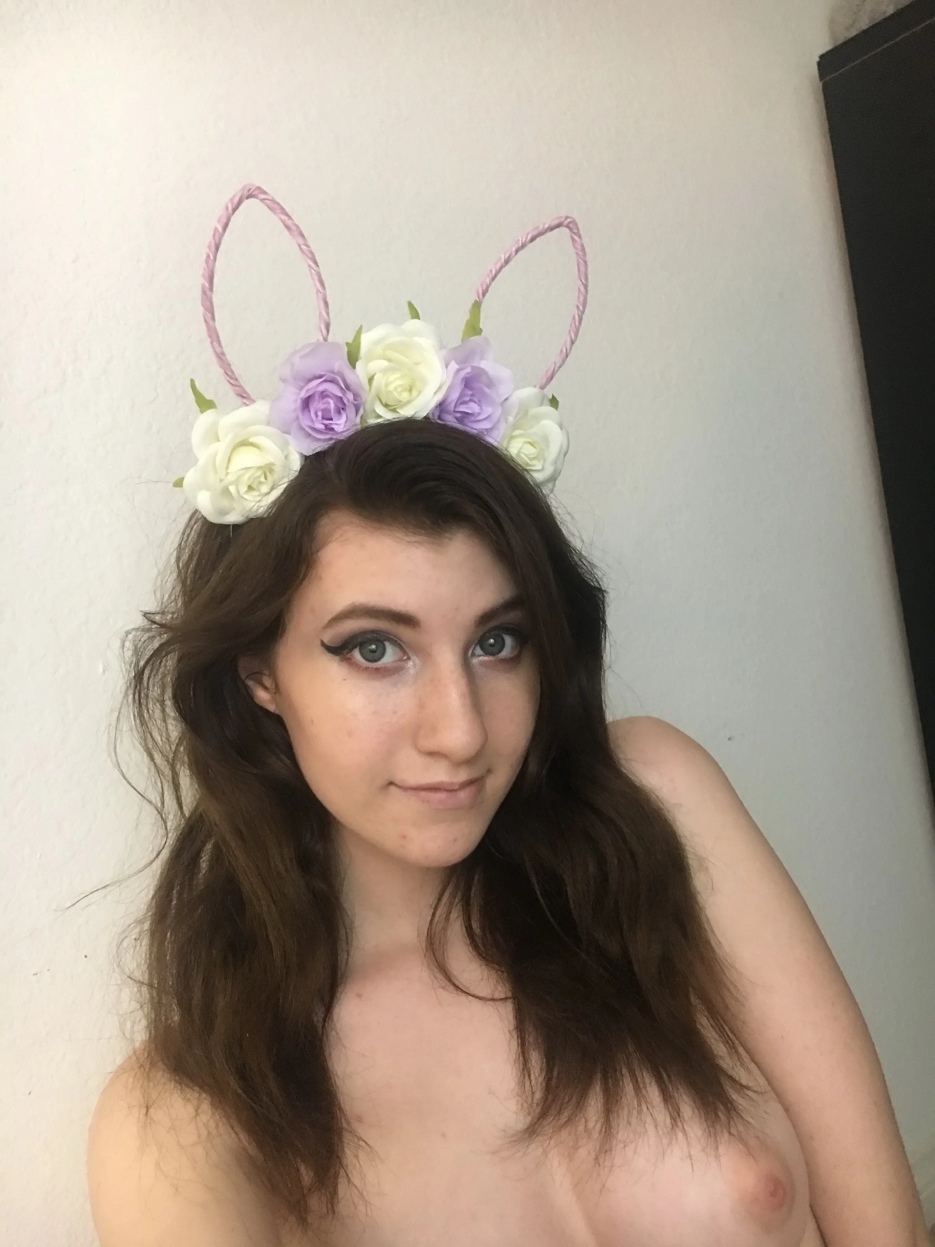 Explicit Nude Girl Photos: Raw Beauty Unveiled