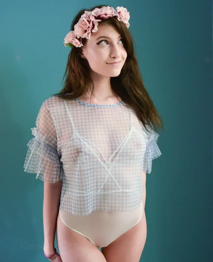 Explicit Nude Girl Photos: Raw Beauty Unveiled