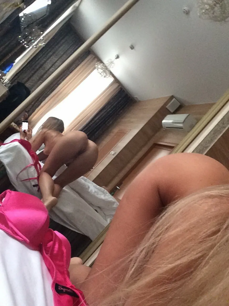 Super Hot Ukrainian Blonde Nude Photos: Explicit Amateur Beauty