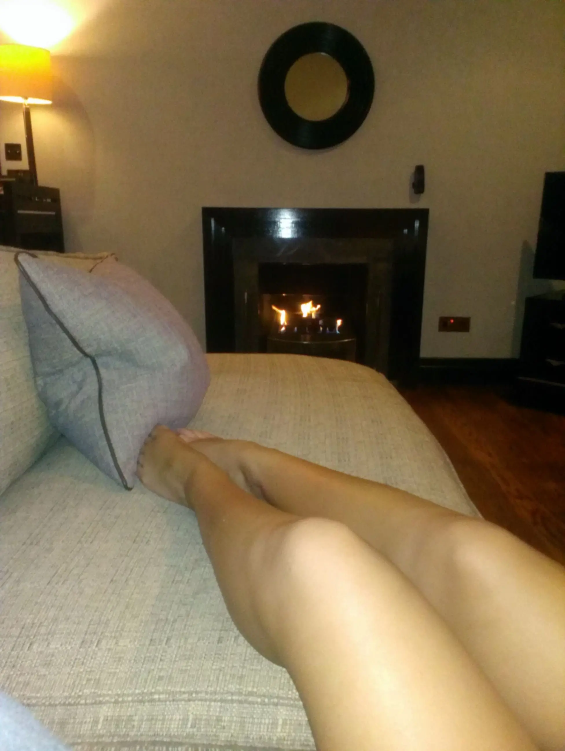 Seductive Blonde Amateur Nude Photos: Stunning Excited Blondie Home Pictures