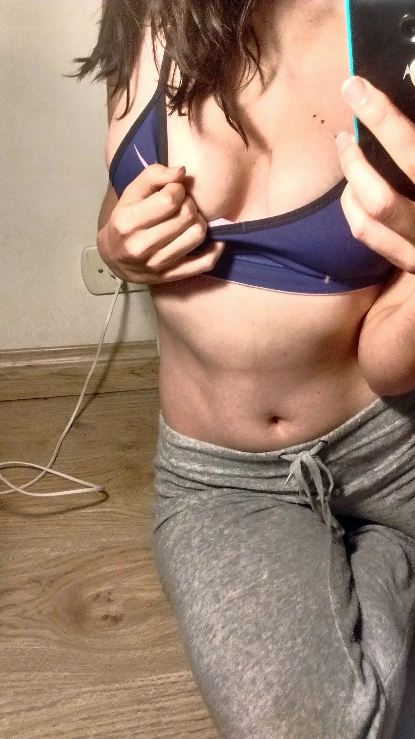 Nude Selfies with Mysterious Brunette: Explicit Amateur Photos