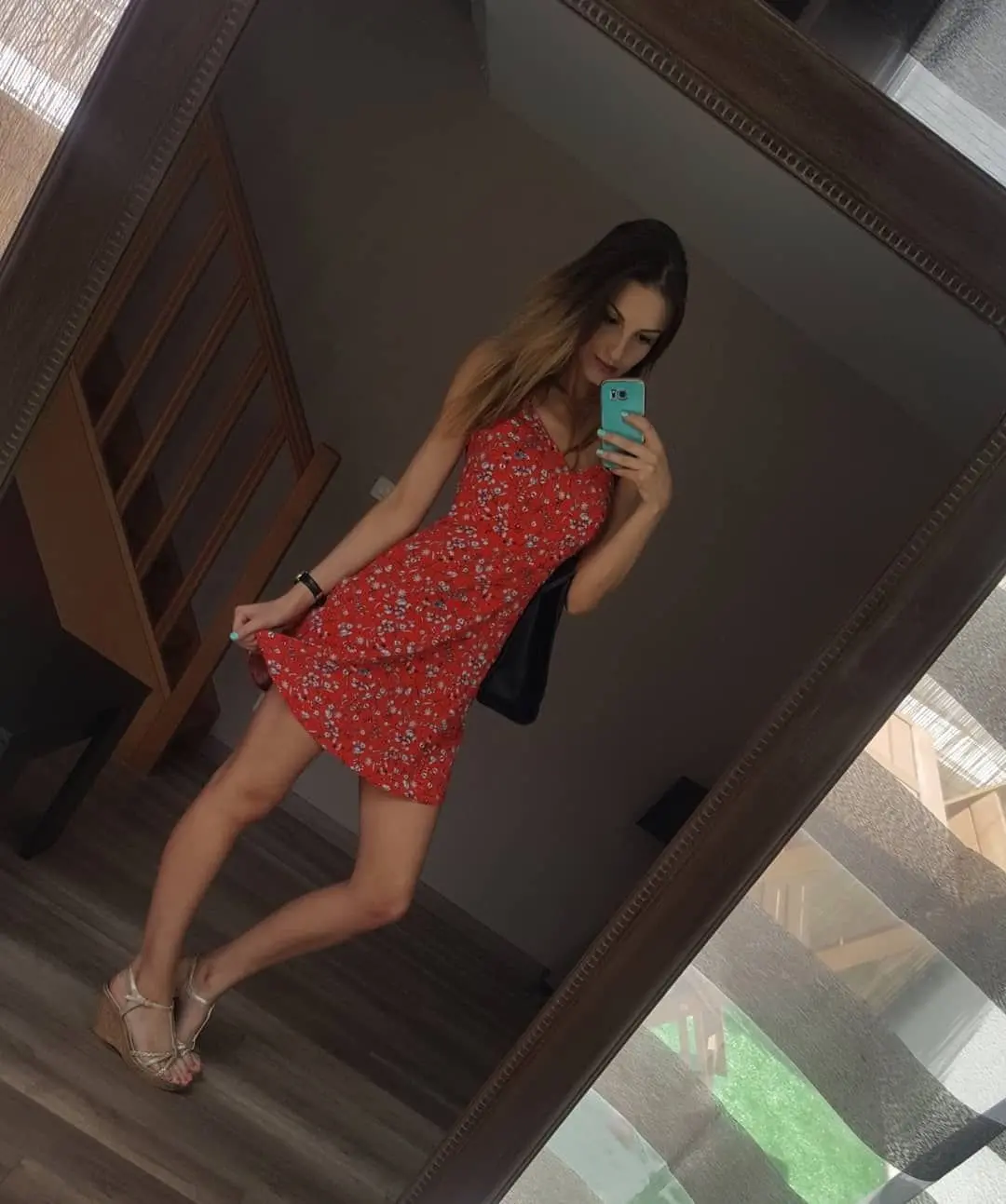 Sexy Skinny Girl Shows Off Beautiful Nude Body - Explicit Amateur Photos