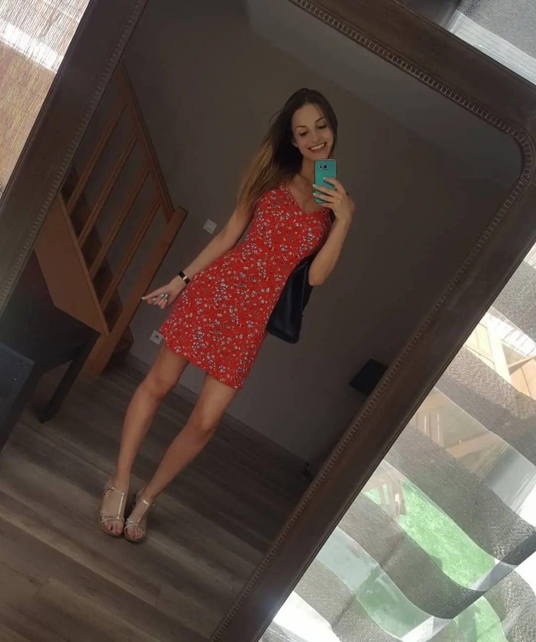 Sexy Skinny Girl Shows Off Beautiful Nude Body - Explicit Amateur Photos
