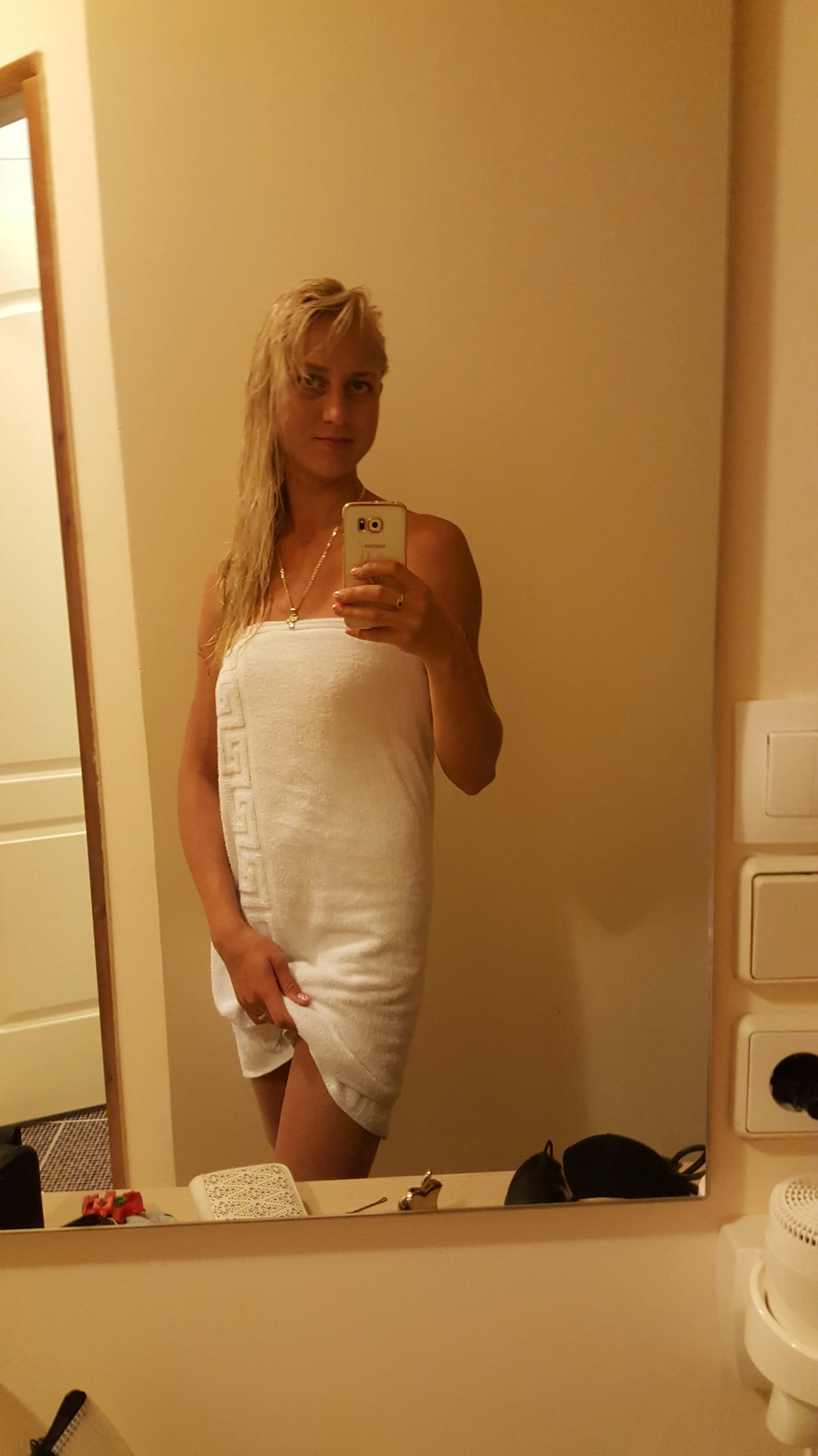 Skinny Blonde's Explicit Amateur Intimate Moments