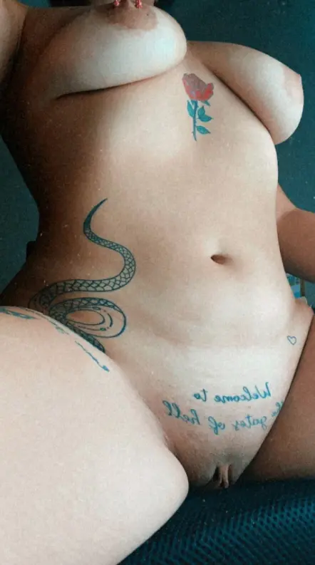 Intimate Blowjob Scenes and Nude Body - Explicit Porn Photos
