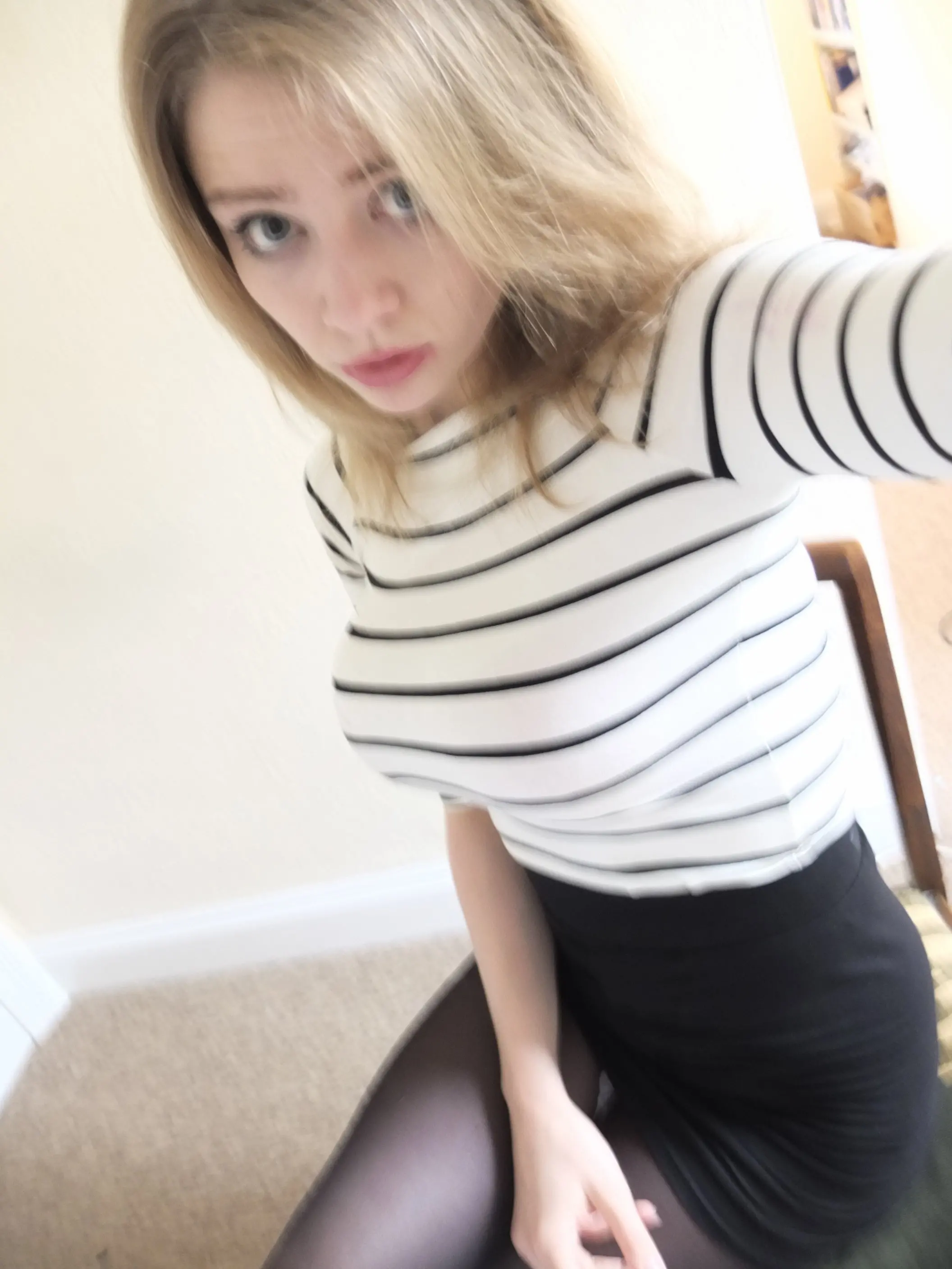 Amateur Blonde with Huge Natural Tits, Nude Selfie Photo
