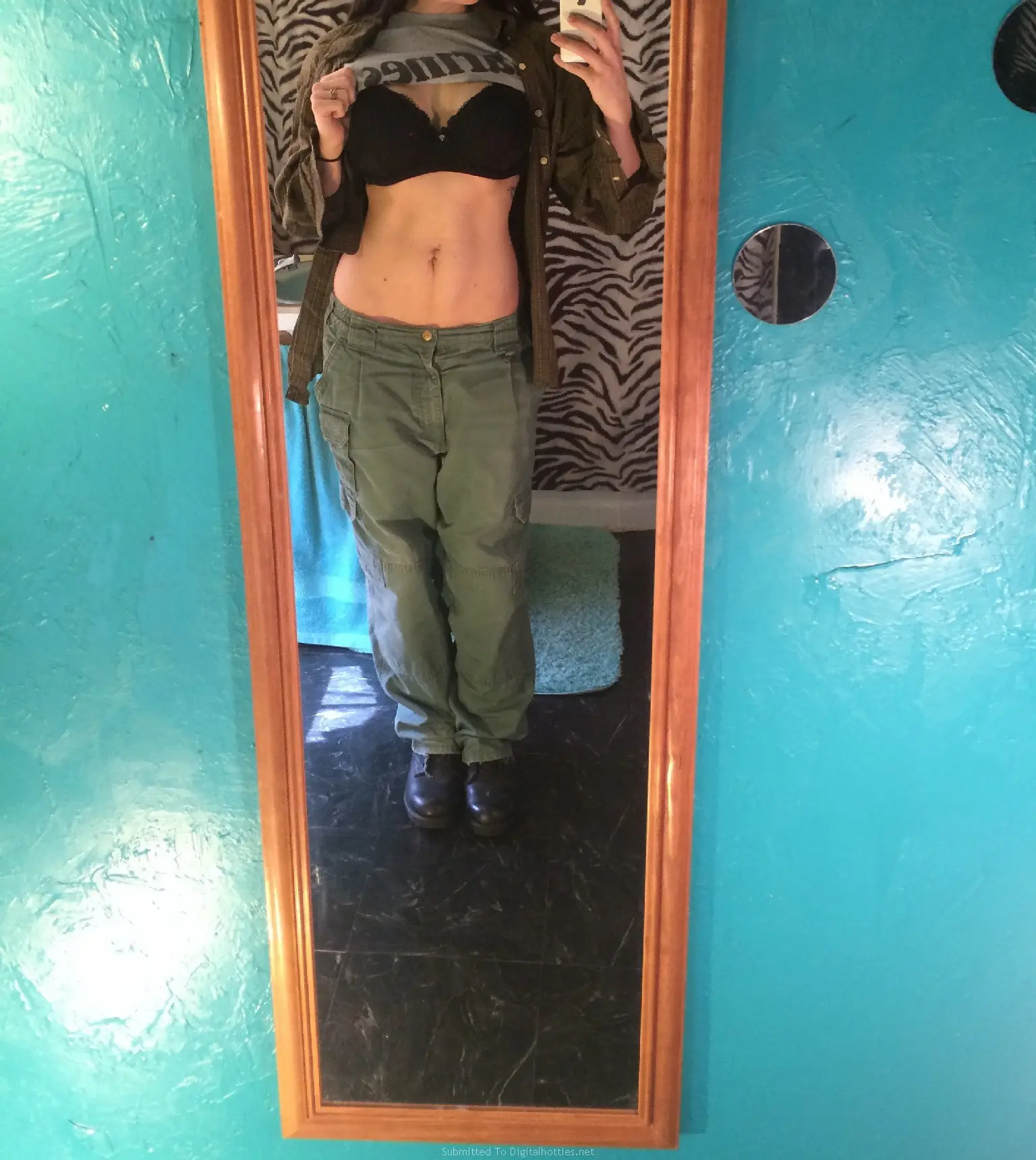 Busty Amateur Nude Photos in Mirror - Explicit Busty Girl Selfies