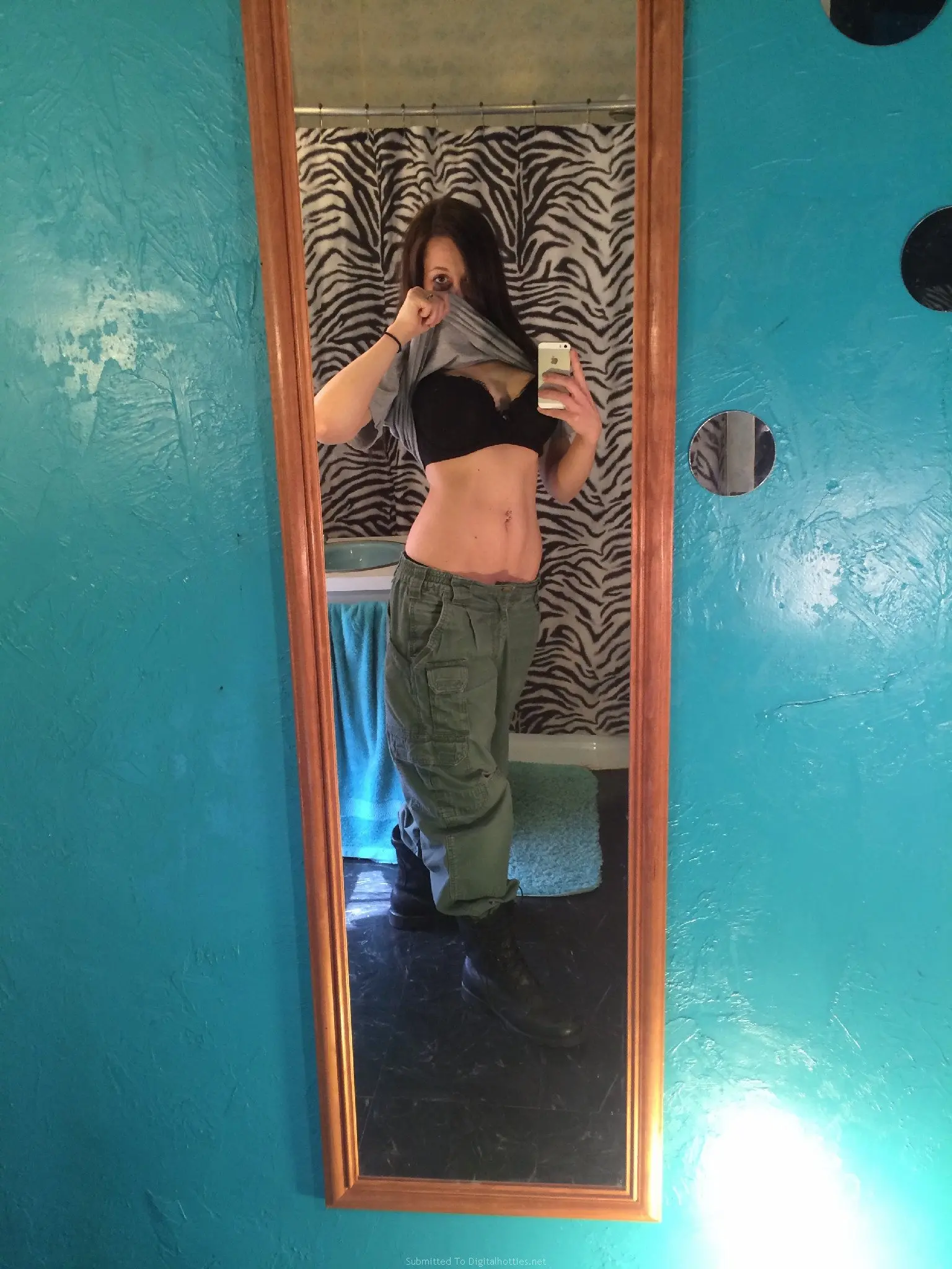 Busty Amateur Nude Photos in Mirror - Explicit Busty Girl Selfies
