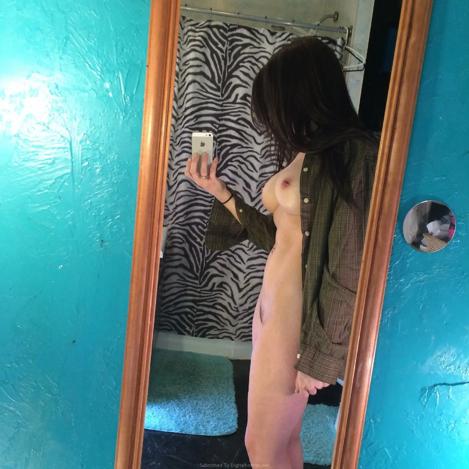 Busty Amateur Nude Photos in Mirror - Explicit Busty Girl Selfies