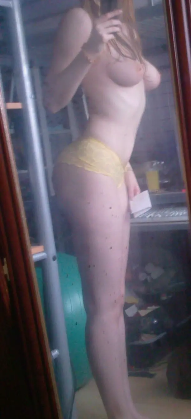 Sizzling Blonde with Huge Juicy Tits in Naked Photos